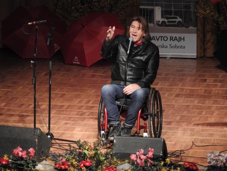 12. tradicionalni glasbeno-humoristični Valentinov koncert 25